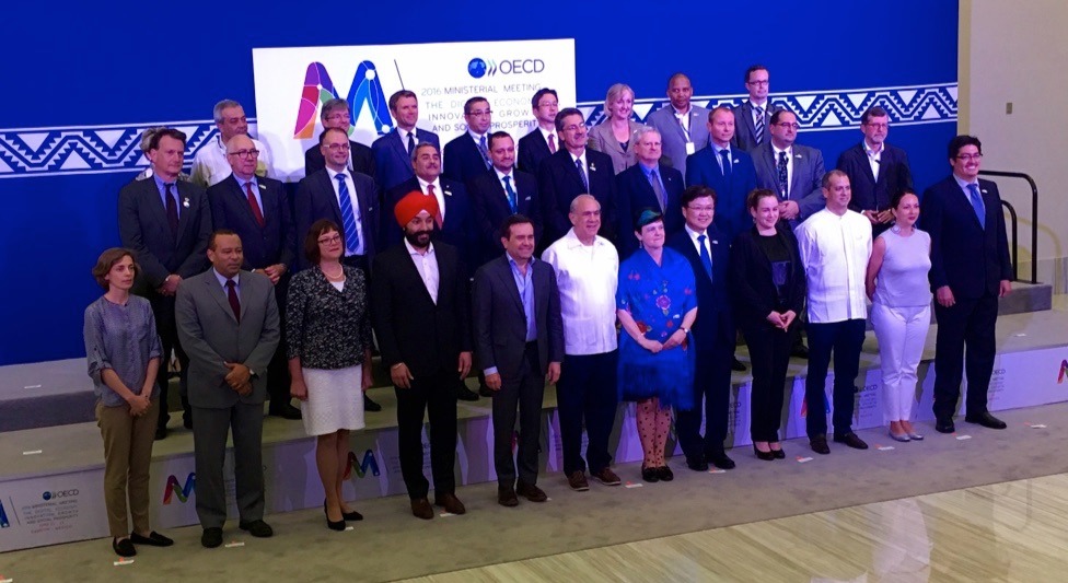 ISOC@OECD, Day 3: Walid Al-Saqaf on Blockchain; IETF Chair Jari Arkko on Network Convergence Thumbnail