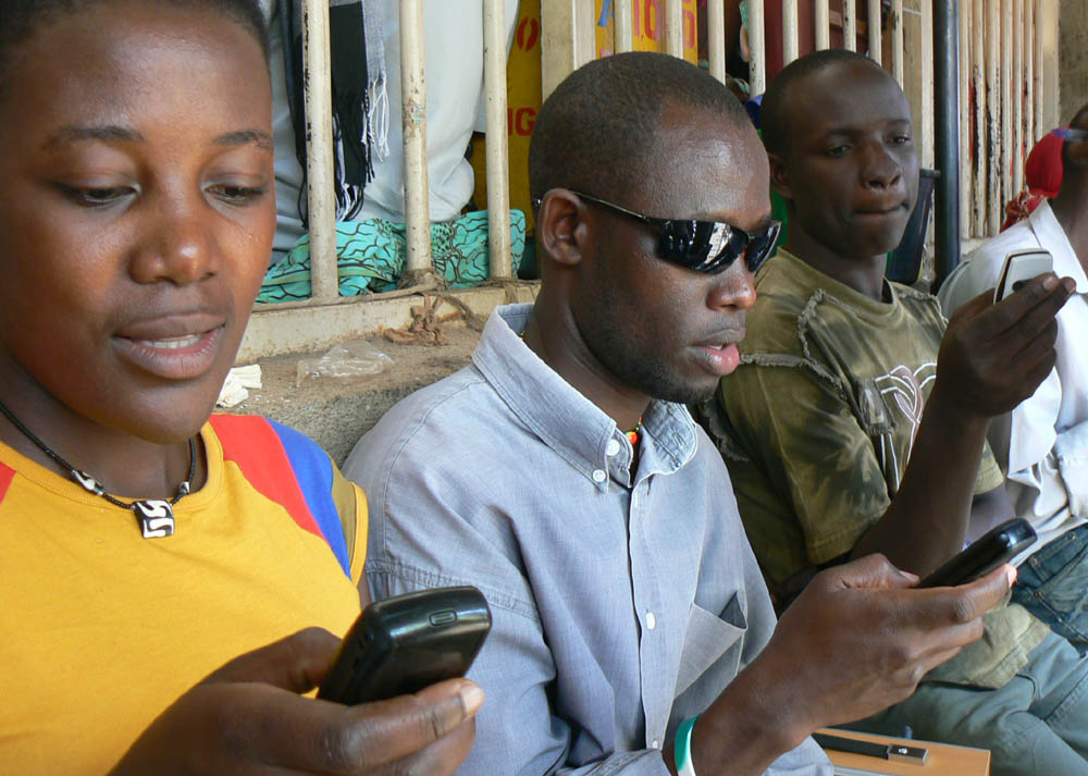 First Internet Society Discussion Paper on The Mobile App Divide Thumbnail