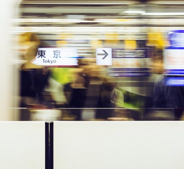 Encuesta de políticas de 2019 en la región Asia Pacífico: consolidación en la economía de Internet Thumbnail