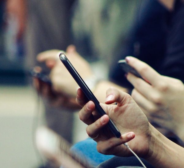 La crise des réseaux sociaux entraîne un déclin continu de la liberté de l&rsquo;Internet dans le monde Thumbnail
