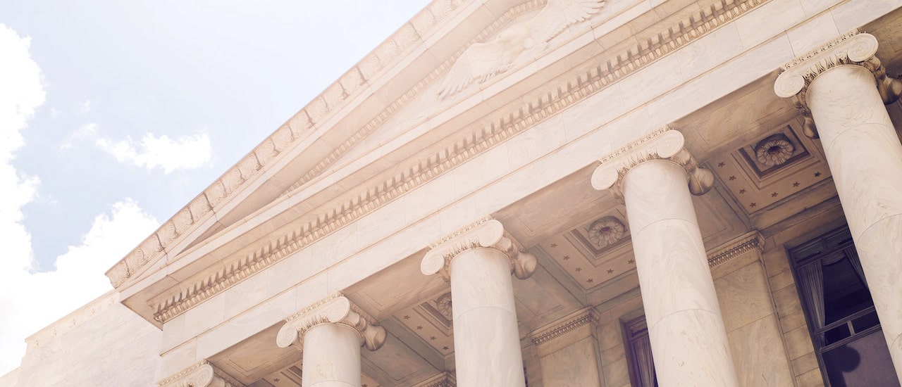 Análisis profundo: prácticas de seguridad y privacidad del gobierno federal de Estados Unidos Thumbnail