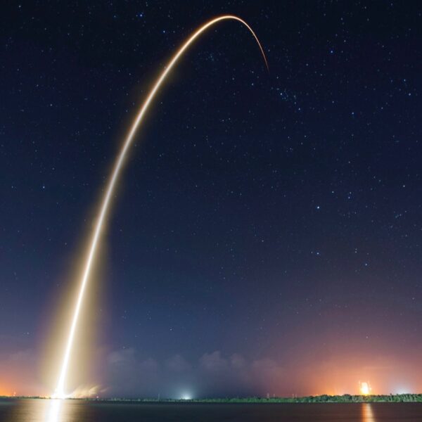 ¿Qué es un sistema de satélite LEO y cómo puede ayudar a que Internet sea más grande? Thumbnail